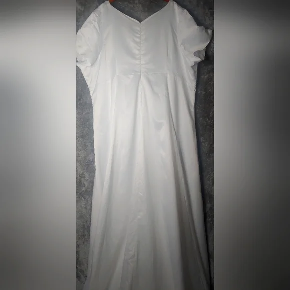 Calito White Wedding Dress - Picture 4 of 11